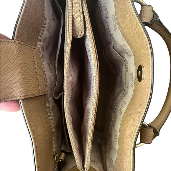 Authentic Michael Kors Leather Handbag in Tan- Size Medium - Picture 9 of 16